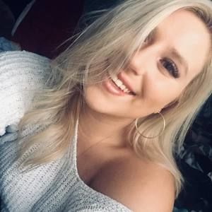 Meet your Posher, Alicia